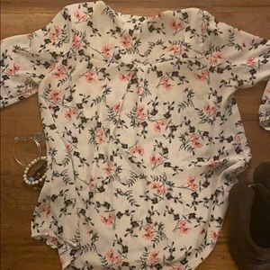 5/$20 Sienna Sky blouse